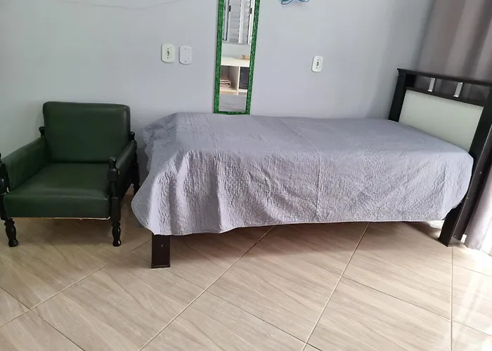 Kitnet Com Ar Condicionado E Banheiro Externo