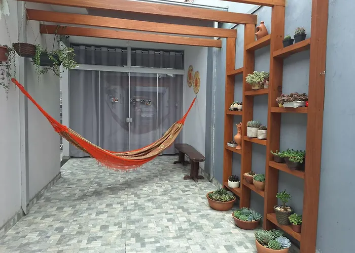 Kitnet Com Ar Condicionado E Banheiro Externo