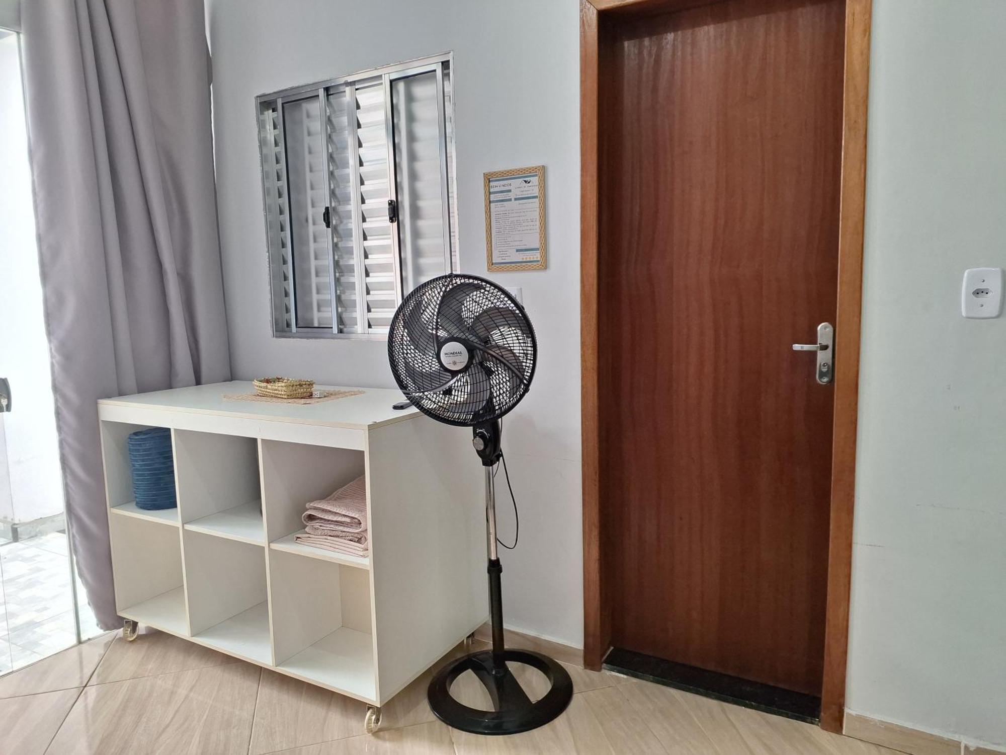 Kitnet Com Ar Condicionado E Banheiro Externo Holiday home