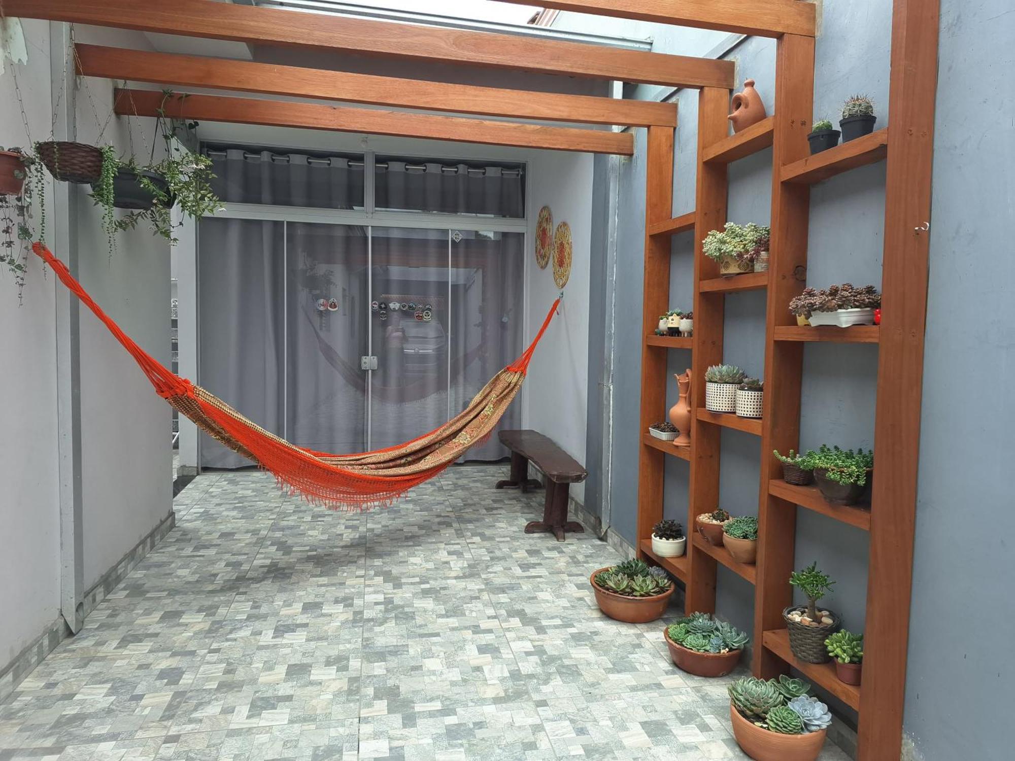 Kitnet Com Ar Condicionado E Banheiro Externo * Capao Bonito